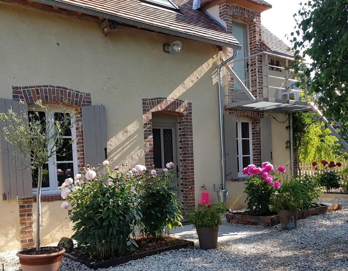 Bed and Breakfast Magnolia54 Louesme Екстер'єр фото